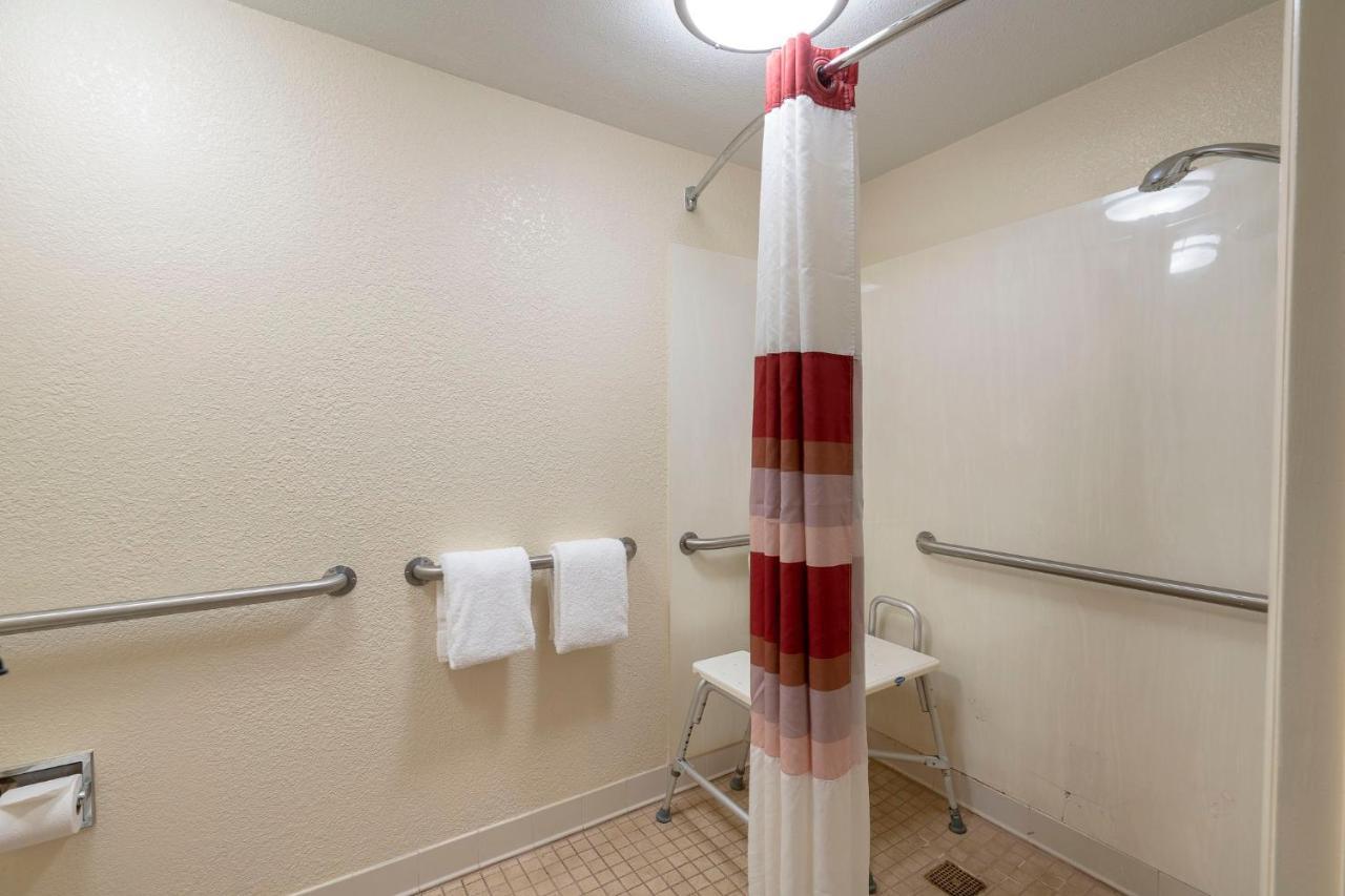 Red Roof Inn North Charleston Coliseum Bagian luar foto